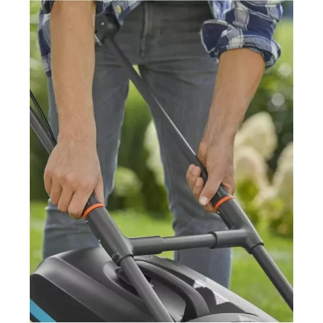 Gardena PowerMax 37/36V P4A akkumulátoros fűnyíró akkumulátorral