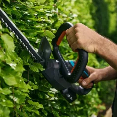   Gardena EasyCut Akkumulátoros sövénynyíró P4A akkumulátorral 45/18V