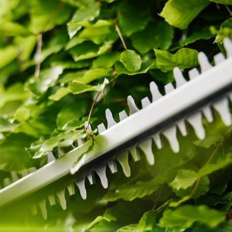 Gardena EasyCut Akkumulátoros sövénynyíró P4A akkumulátorral 55/18V