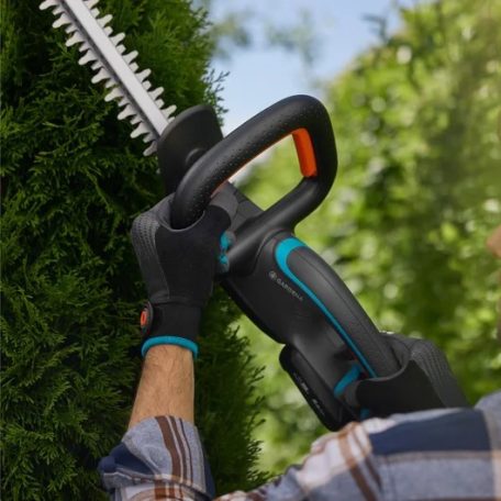 Gardena EasyCut Akkumulátoros sövénynyíró P4A akkumulátorral 55/18V